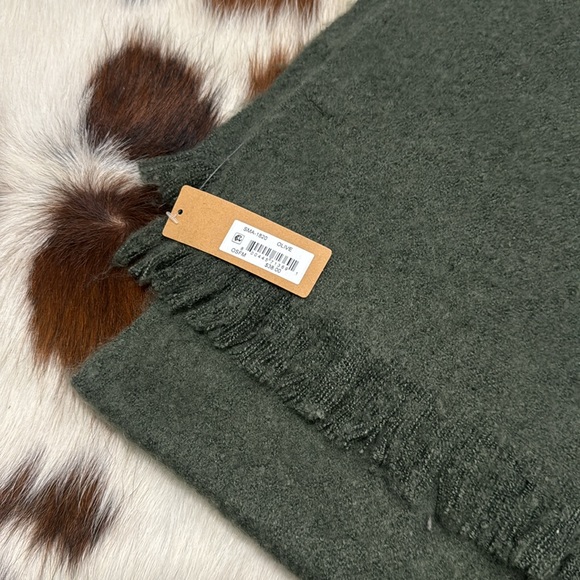 Steve Madden scarf new with tags - Picture 2 of 2